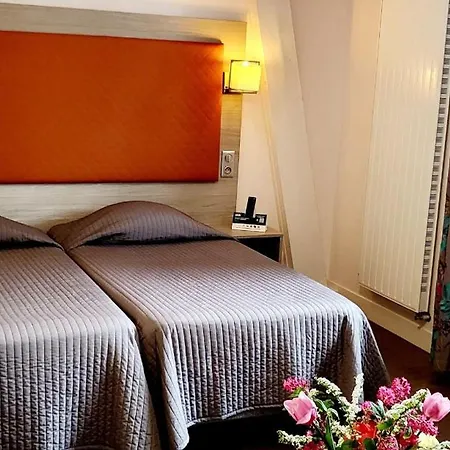 Hotel Logis De France- Restaurant Grill Domfront (Orne)