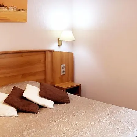 Logis De France- Restaurant Grill 2* 栋弗龙