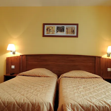 Hotel Logis De France- Restaurant Grill 2*