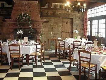 Logis De France- Restaurant Grill מלון 2*