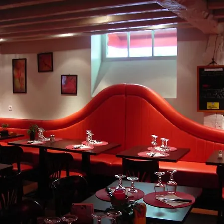 酒店 Logis De France- Restaurant Grill 栋弗龙