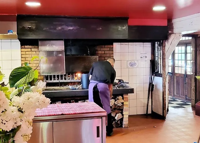 Logis De France- Restaurant Grill Hotel Domfront (Orne)