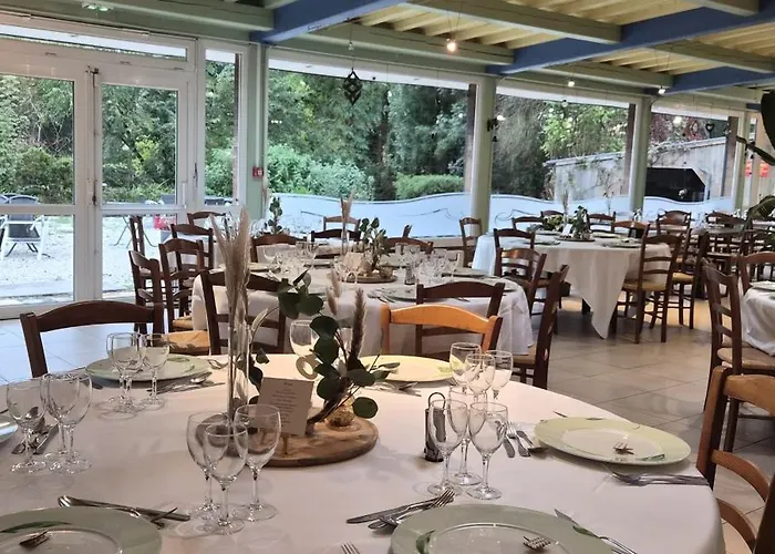 Logis De France- Restaurant Grill Hotel Domfront (Orne)