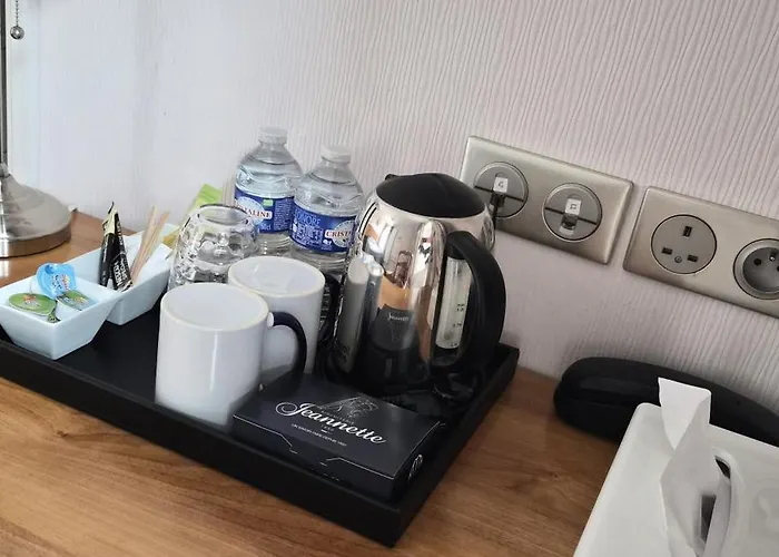 Logis De France- Restaurant Grill Hotel Domfront (Orne)