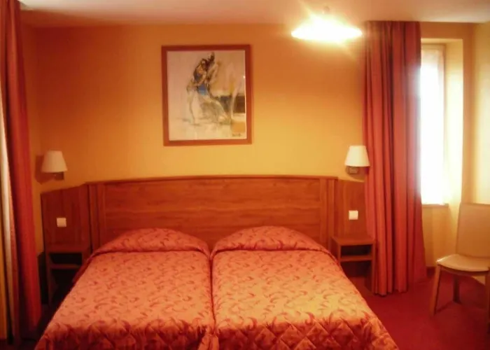 Logis De France- Restaurant Grill Hotel Domfront (Orne)