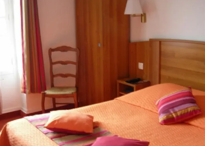 Logis De France- Restaurant Grill Hotel Domfront (Orne)