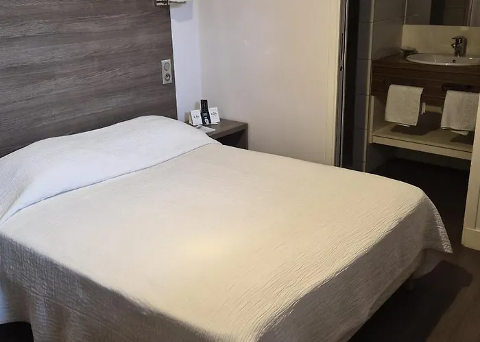 Hotel Logis De France- Restaurant Grill Domfront (Orne)